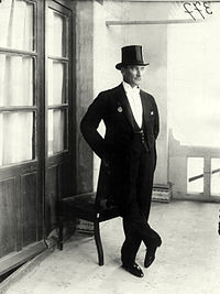 Ataturk%20in%20white%20tie%20and%20tails.jpg