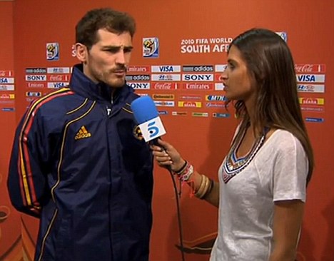 Carbonero%20interviewing%20Casillas.jpg