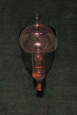 Edison%27s%20light%20bulb.jpg