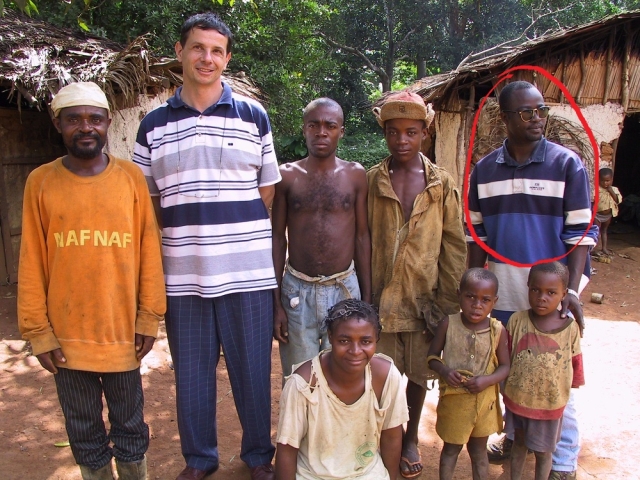 French%20researcher%20with%20pygmies.jpg