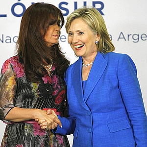 Hillary%20with%20Argentine%20president.jpg