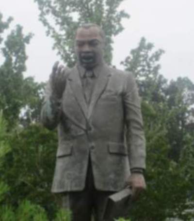 King%20statue%20in%20Shreveport%2C%20LA.JPG