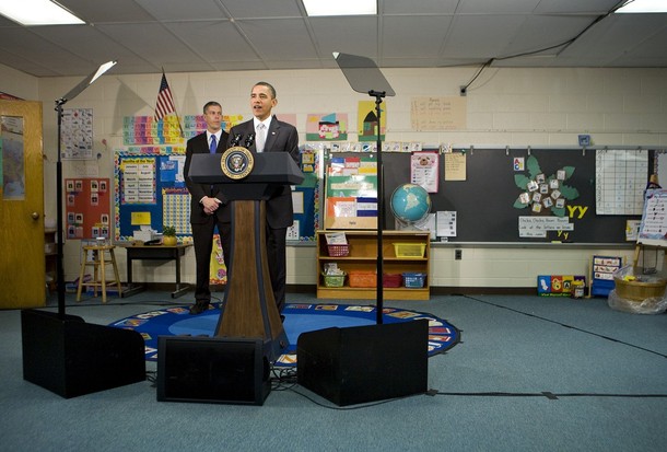 Obama%20in%20classroom.jpg