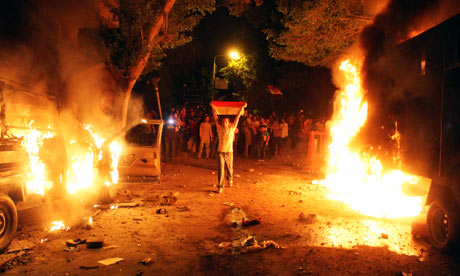 Protesters%20set%20fire%20in%20Egypt.jpg