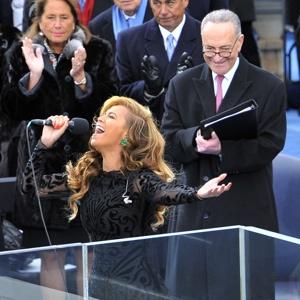 beyonce%20singingg%20at%20inaugutal.jpg