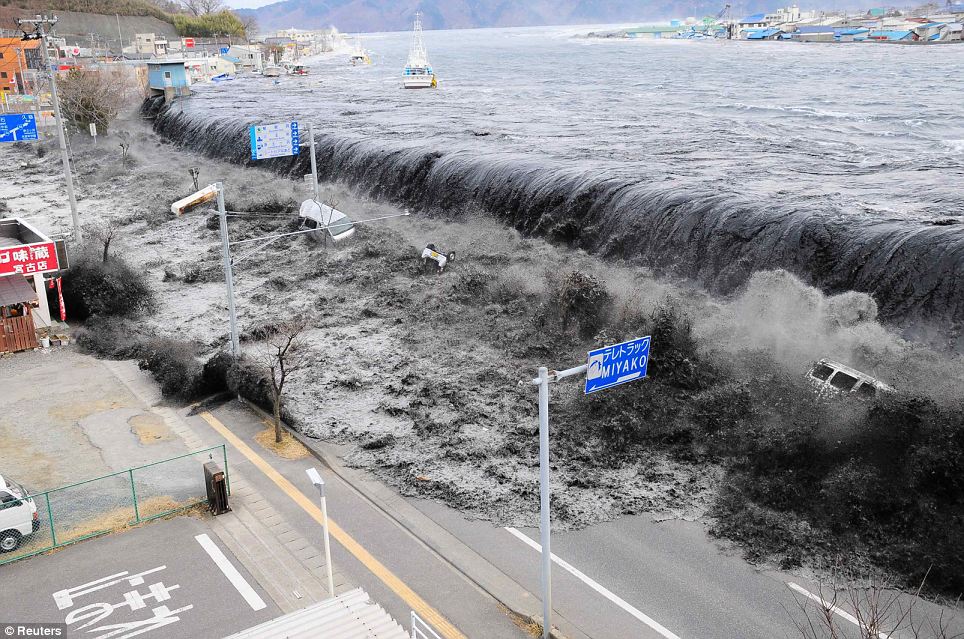 tsunami%202.jpg